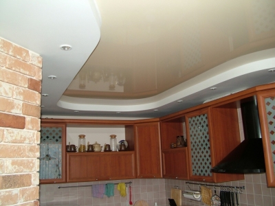 Натяжные потолки на кухне_18