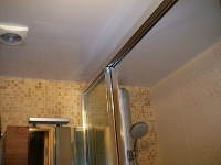 Натяжные потолки в ванной комнате_40